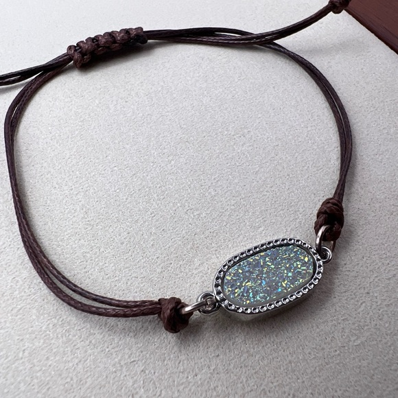 Handmade bracelet brown with a pearl like centre - Picture 2 of 5